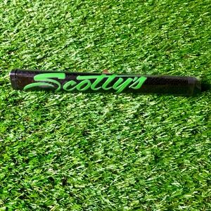 Scotty Cameron Black and Green Paddle Grip
